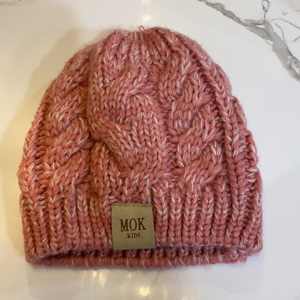 MOK kids hat with hole for pony tail